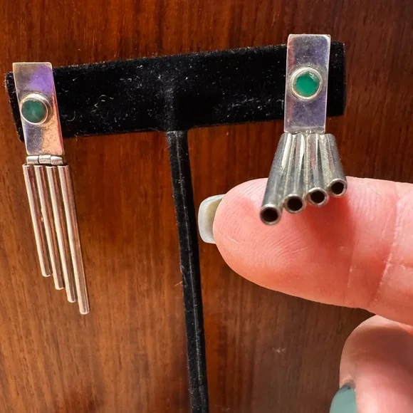 Vintage Sterling Silver With Green Stone Dangle Earrings - Picture 4 of 4